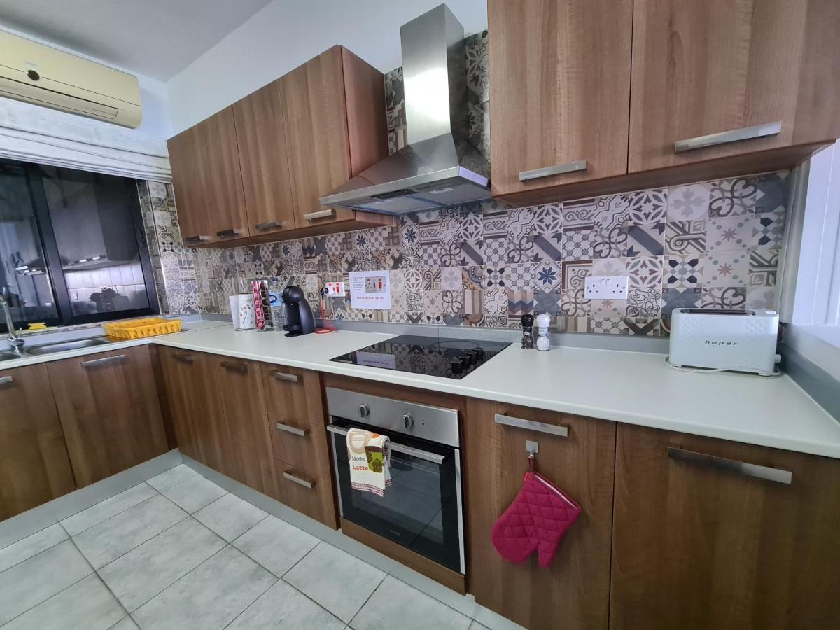 Spacious Seafront Apt Next To Sliema-Valeta Ferry Bagian luar foto